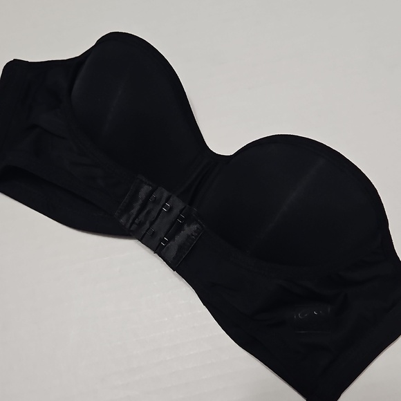 Other - Black Strapless Padded Underwire Bra Size S